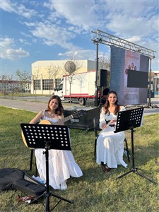 Tuvalden Notalara: Bir Zaman Yolculuğu