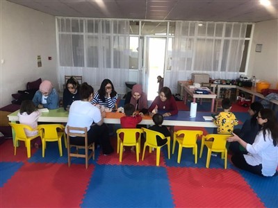 Depremzede Çocuklar İle Sanat Etkinliği